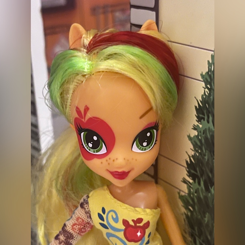 My Little Pony 2013 Equestria Girls rainbow rocks Applejack Doll
